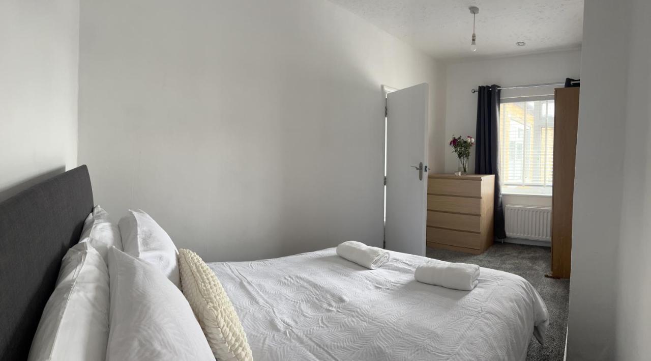 Crown Road Apartment Sittingbourne Exterior photo